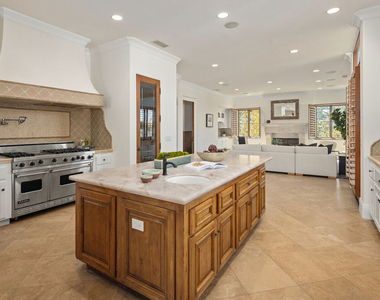 587 Entrada Drive - Photo Thumbnail 10