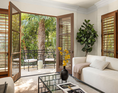 587 Entrada Drive - Photo Thumbnail 4