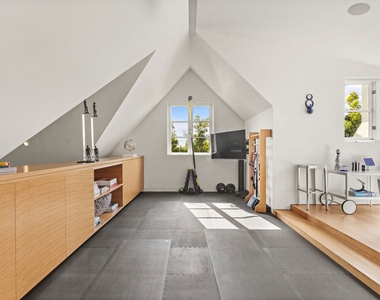 165 Mabery Road - Photo Thumbnail 22