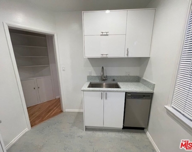45 Thornton Avenue - Photo Thumbnail 12