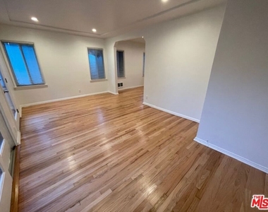 45 Thornton Avenue - Photo Thumbnail 3