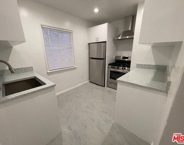 45 Thornton Avenue - Photo Thumbnail 10