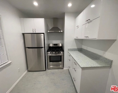 45 Thornton Avenue - Photo Thumbnail 11