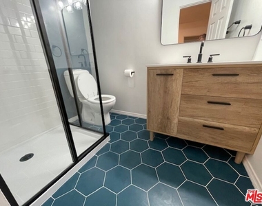 45 Thornton Avenue - Photo Thumbnail 9