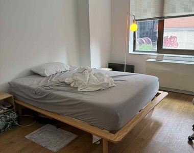 302 East 39th Street - Photo Thumbnail 8