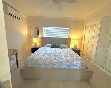 1035 Spanish River Road - Photo Thumbnail 13