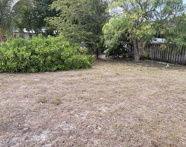 213 Se 9th Street - Photo Thumbnail 6