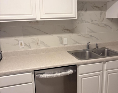 213 Se 9th Street - Photo Thumbnail 7
