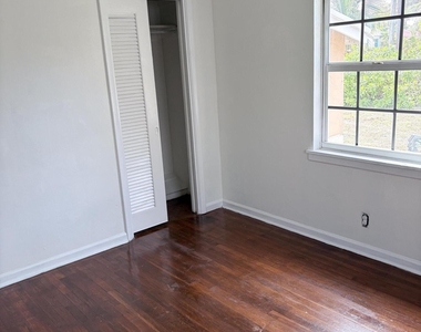 213 Se 9th Street - Photo Thumbnail 8