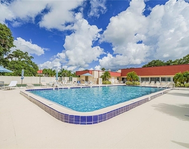 106 Spring Lake Court - Photo Thumbnail 4