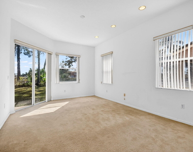 2431 Westmont Drive - Photo Thumbnail 24