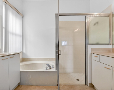 2431 Westmont Drive - Photo Thumbnail 30