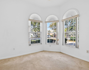 2431 Westmont Drive - Photo Thumbnail 35