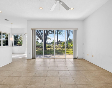 2431 Westmont Drive - Photo Thumbnail 11