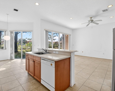 2431 Westmont Drive - Photo Thumbnail 19