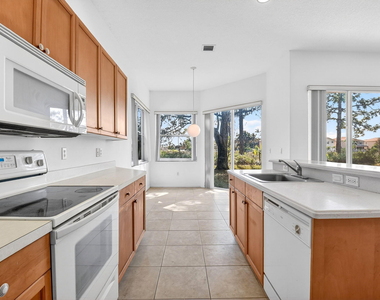 2431 Westmont Drive - Photo Thumbnail 20
