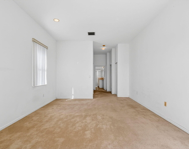 2431 Westmont Drive - Photo Thumbnail 26