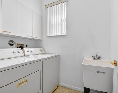 2431 Westmont Drive - Photo Thumbnail 33