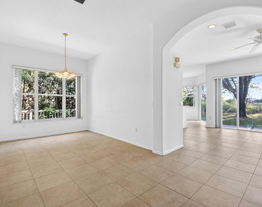 2431 Westmont Drive - Photo Thumbnail 9