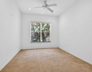 2431 Westmont Drive - Photo Thumbnail 31