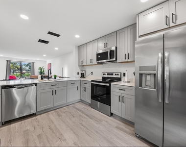 12950 Dartford Trail - Photo Thumbnail 8