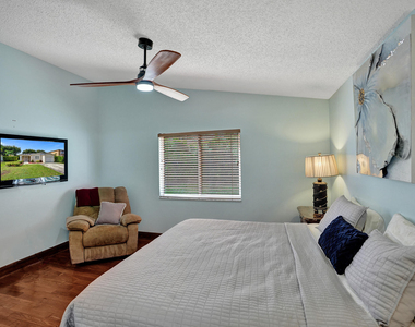 1245 Sw 46th Way - Photo Thumbnail 21