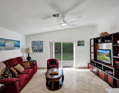 1245 Sw 46th Way - Photo Thumbnail 14