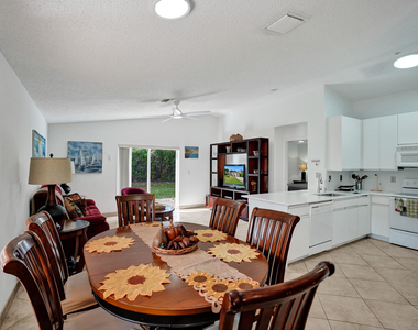 1245 Sw 46th Way - Photo Thumbnail 9