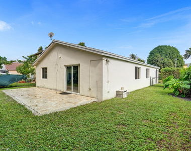 1245 Sw 46th Way - Photo Thumbnail 30