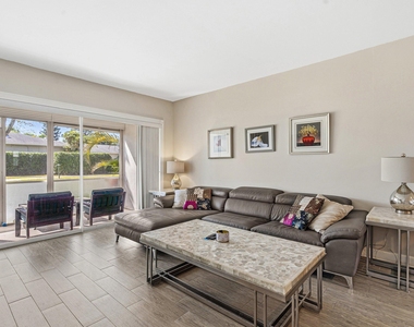 2440 Sw 22nd Avenue - Photo Thumbnail 7