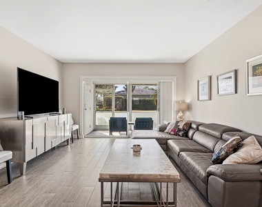 2440 Sw 22nd Avenue - Photo Thumbnail 6