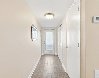 2440 Sw 22nd Avenue - Photo Thumbnail 3
