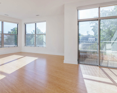 2209 Pershing Drive - Photo Thumbnail 8