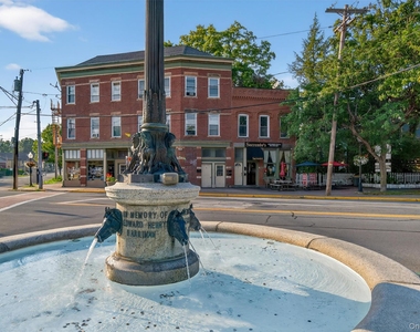 11 Main Street - Photo Thumbnail 13