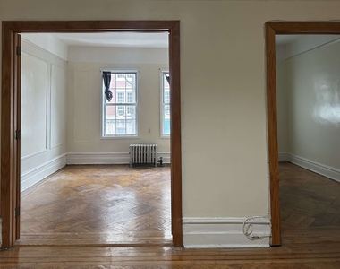 28-18 41st Avenue - Photo Thumbnail 2