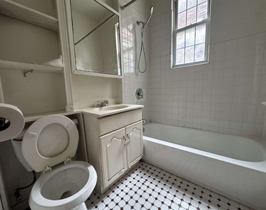28-18 41st Avenue - Photo Thumbnail 6