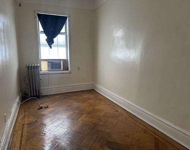 28-18 41st Avenue - Photo Thumbnail 4