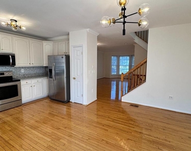 9611 Normanton Way - Photo Thumbnail 14