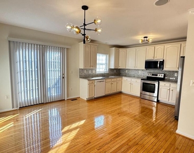 9611 Normanton Way - Photo Thumbnail 11