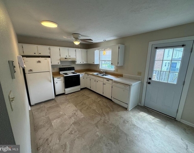 205 Little River Drive - Photo Thumbnail 10