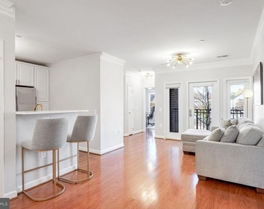 2101 N Monroe Street - Photo Thumbnail 4
