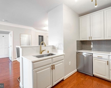 2101 N Monroe Street - Photo Thumbnail 2