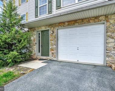 655 Fisher Drive - Photo Thumbnail 14