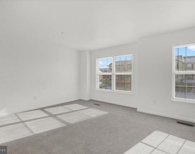 655 Fisher Drive - Photo Thumbnail 1