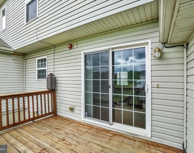 655 Fisher Drive - Photo Thumbnail 16