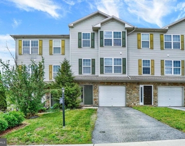 655 Fisher Drive - Photo Thumbnail 13