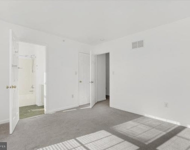 655 Fisher Drive - Photo Thumbnail 8