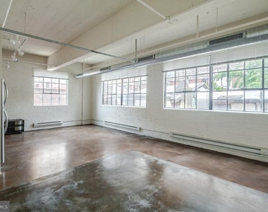 412 S 13th Street - Photo Thumbnail 3