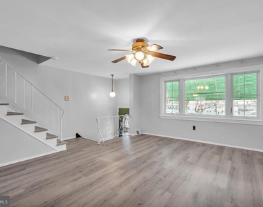 3639 Gaul Street - Photo Thumbnail 5