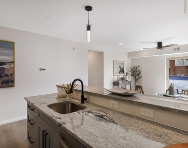 1825 Callowhill Street - Photo Thumbnail 6